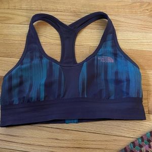 Woman’s the north face size large sports bra